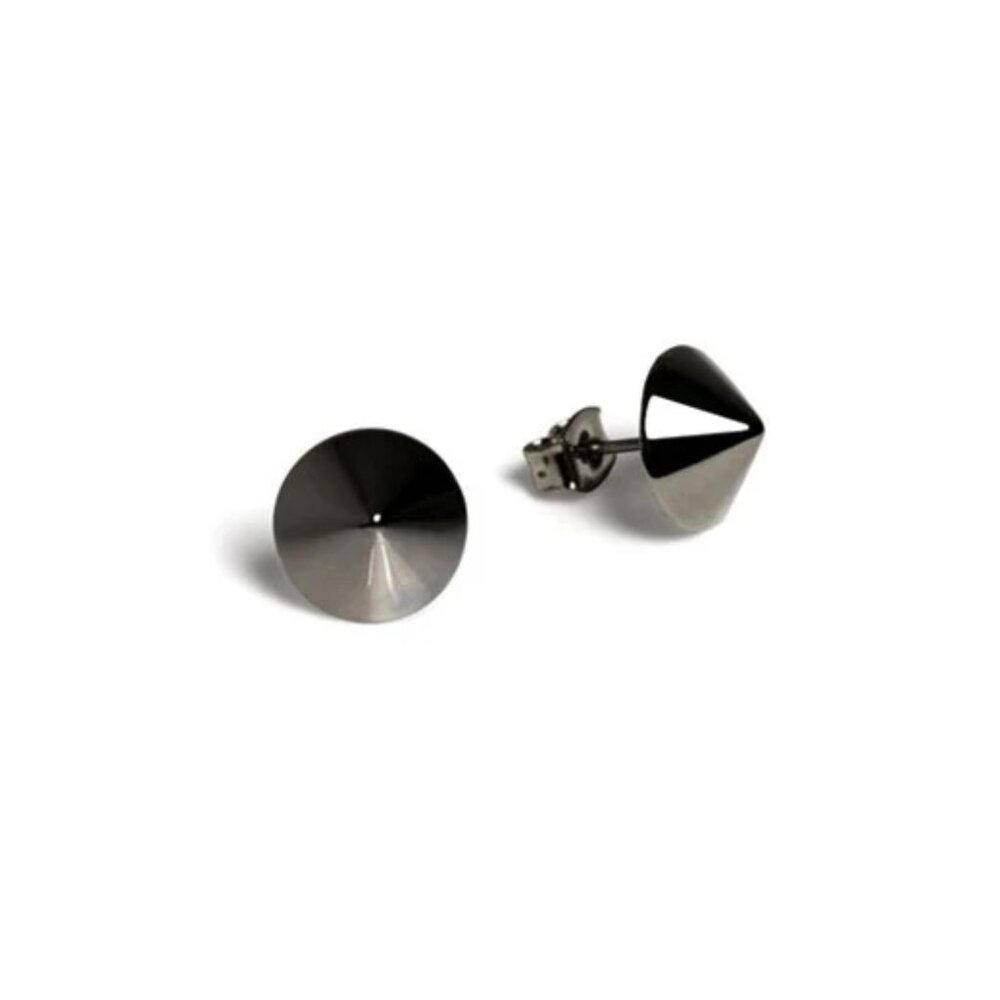 nOir Jewelry Smooth Pyramid Silver Stud Earrings